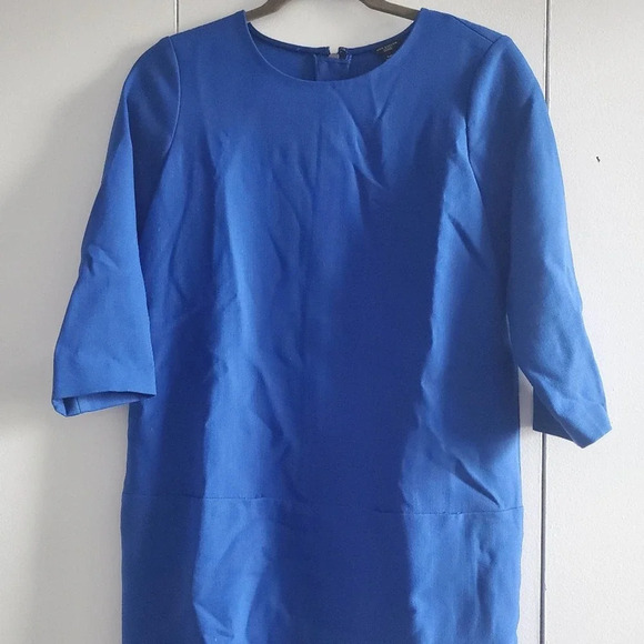 Ann Taylor Dresses & Skirts - Ann Taylor size 6P blue mod style dress